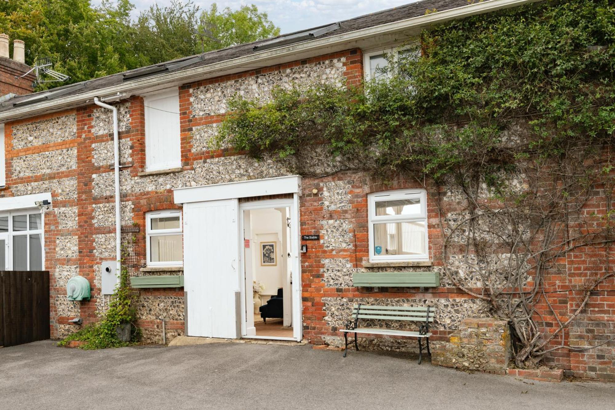 The Stable—historic In Downwood Vineyard * Blandford Forum